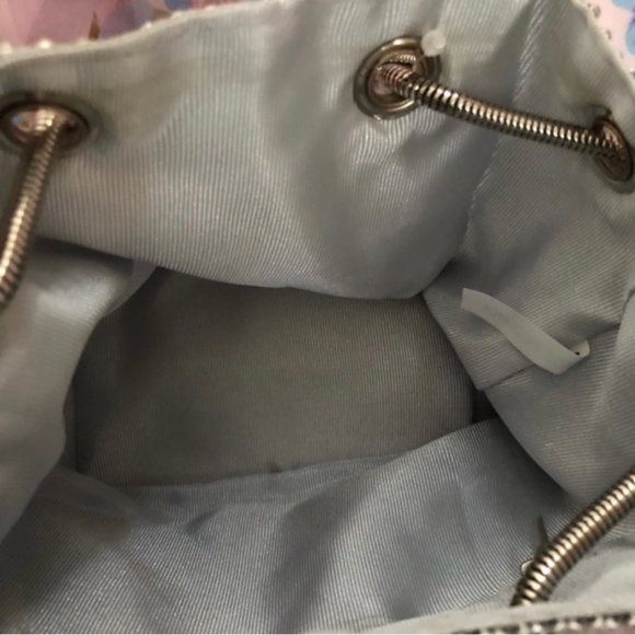 New Silver Tone Bling Small Bucket Bag Slink Adjustable Strap Puffy Heart Charm - Picture 5 of 6